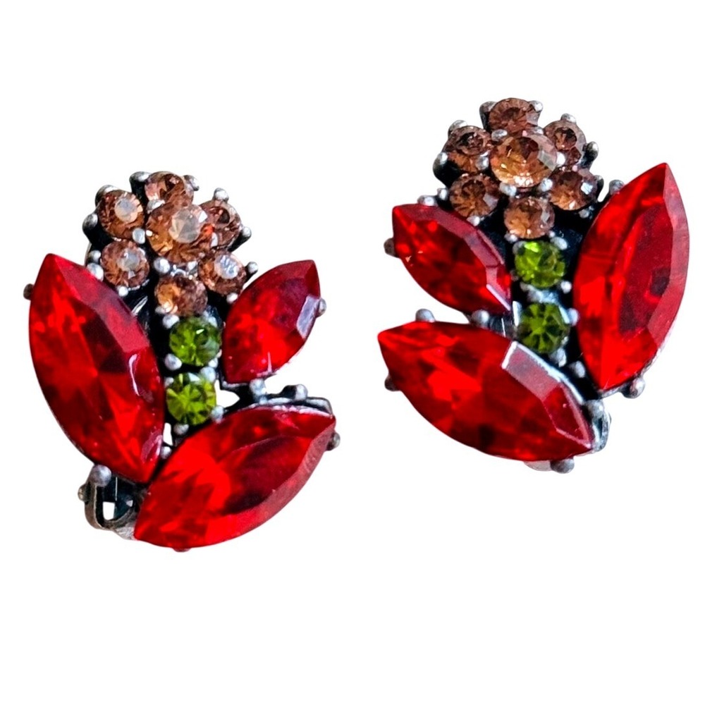 VTG Daisy‎ Earrings Clip Austrian Crystal Rhinestone Regency style Red Marquise